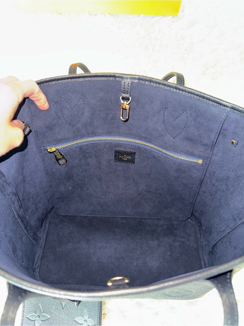 Louis Vuitton Black Monogram Neverfull MM - Picture 5 of 8
